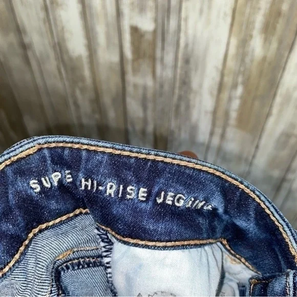 American Eagle Next Level Stretch Super High Rise Jegging Fray Bottom Jeans - Picture 7 of 8